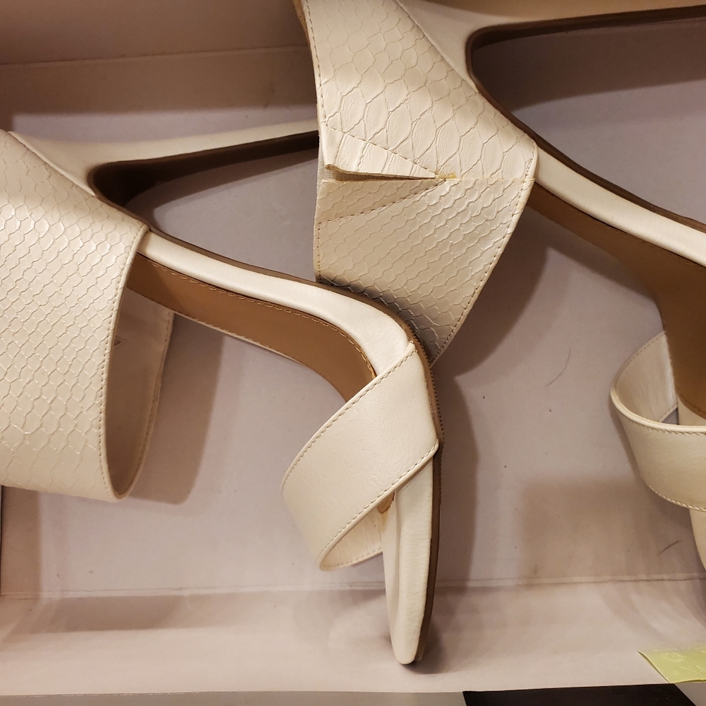 High heel shoes